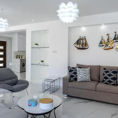 Sunrise Beach Villa *