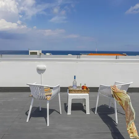 Sunrise Beach Villa *
